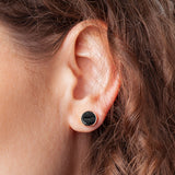 Foto von Stainless steel stud earrings with stone • Mother-of-pearl look • 8mm