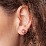 Foto von Stainless steel stud earrings with stone • Mother-of-pearl look • 8mm