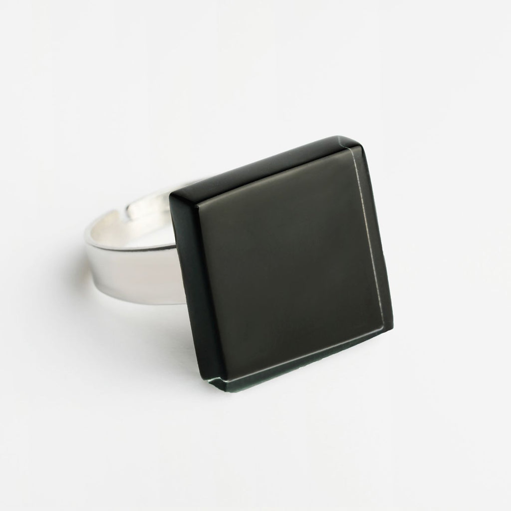 Foto von Quadratischer Ring mit Stein 15mm • größenverstellbar