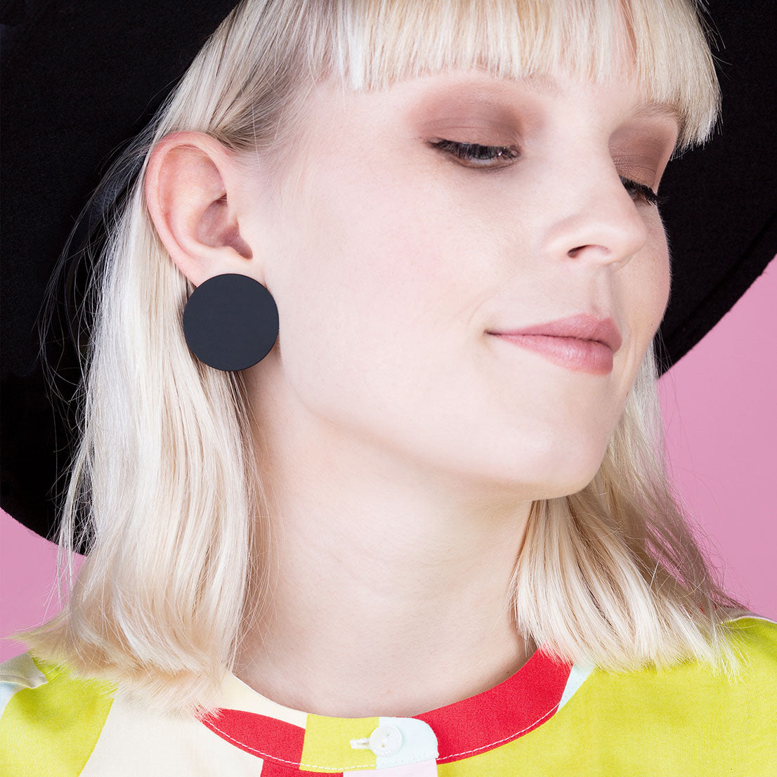 Foto von Round statement earrings • 30mm